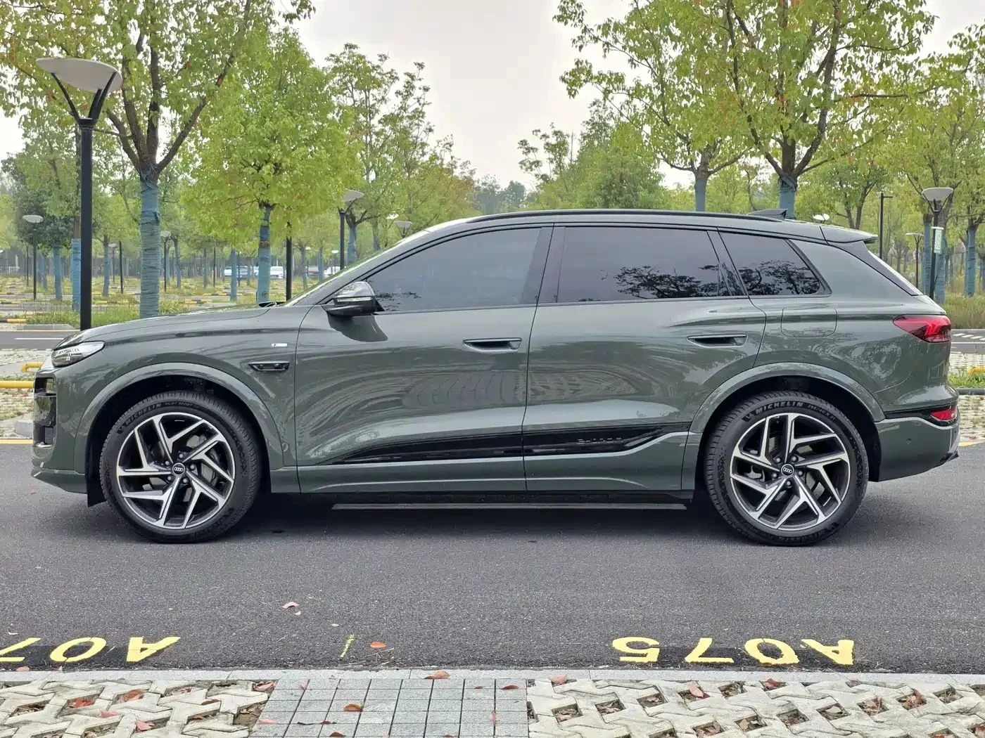 Audi E-Tron, снимка 7 - Автомобили и джипове - 56689618