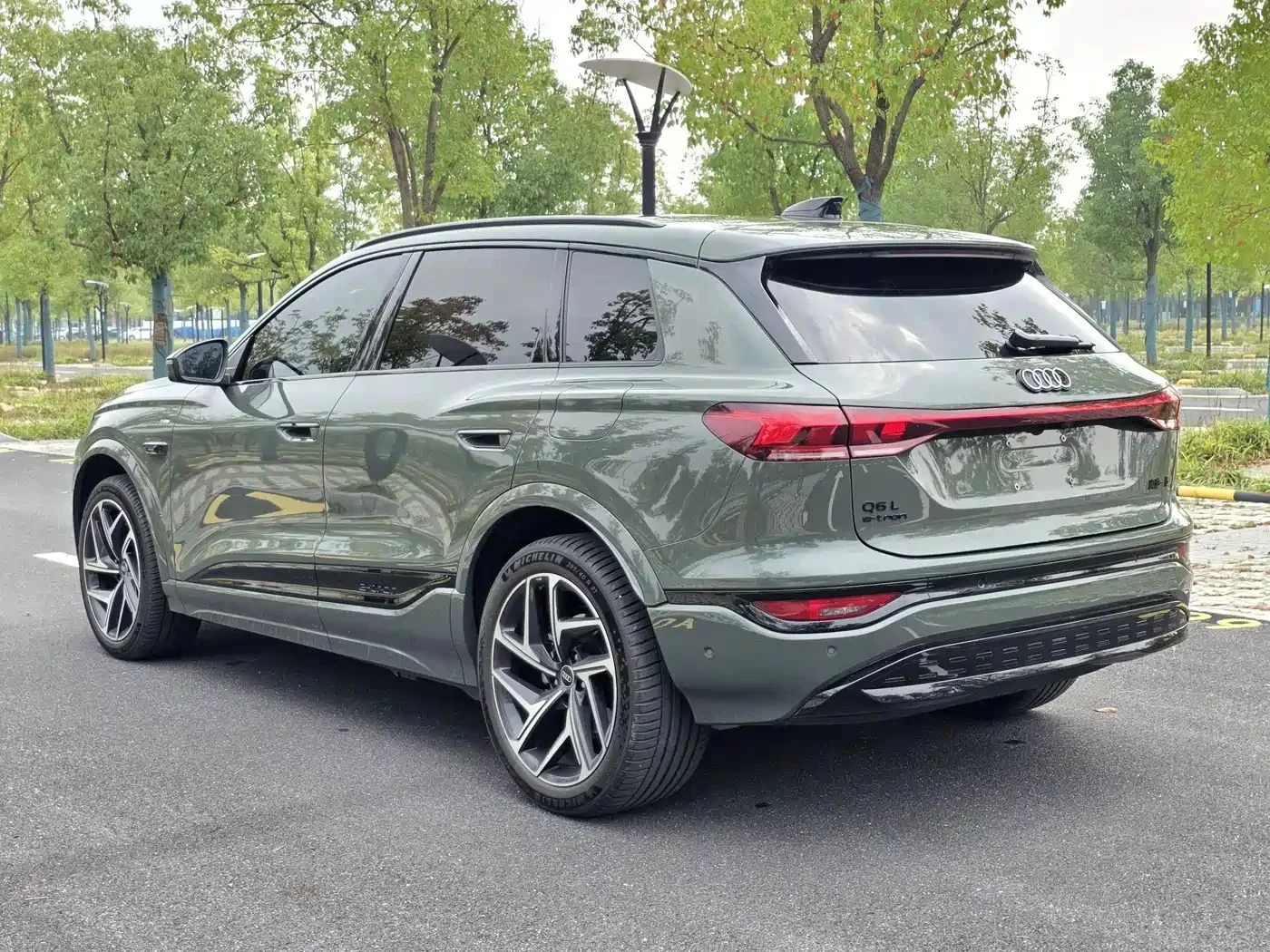 Audi E-Tron, снимка 6 - Автомобили и джипове - 56689618