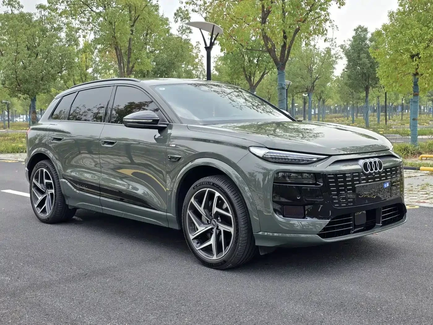 Audi E-Tron, снимка 3 - Автомобили и джипове - 56689618