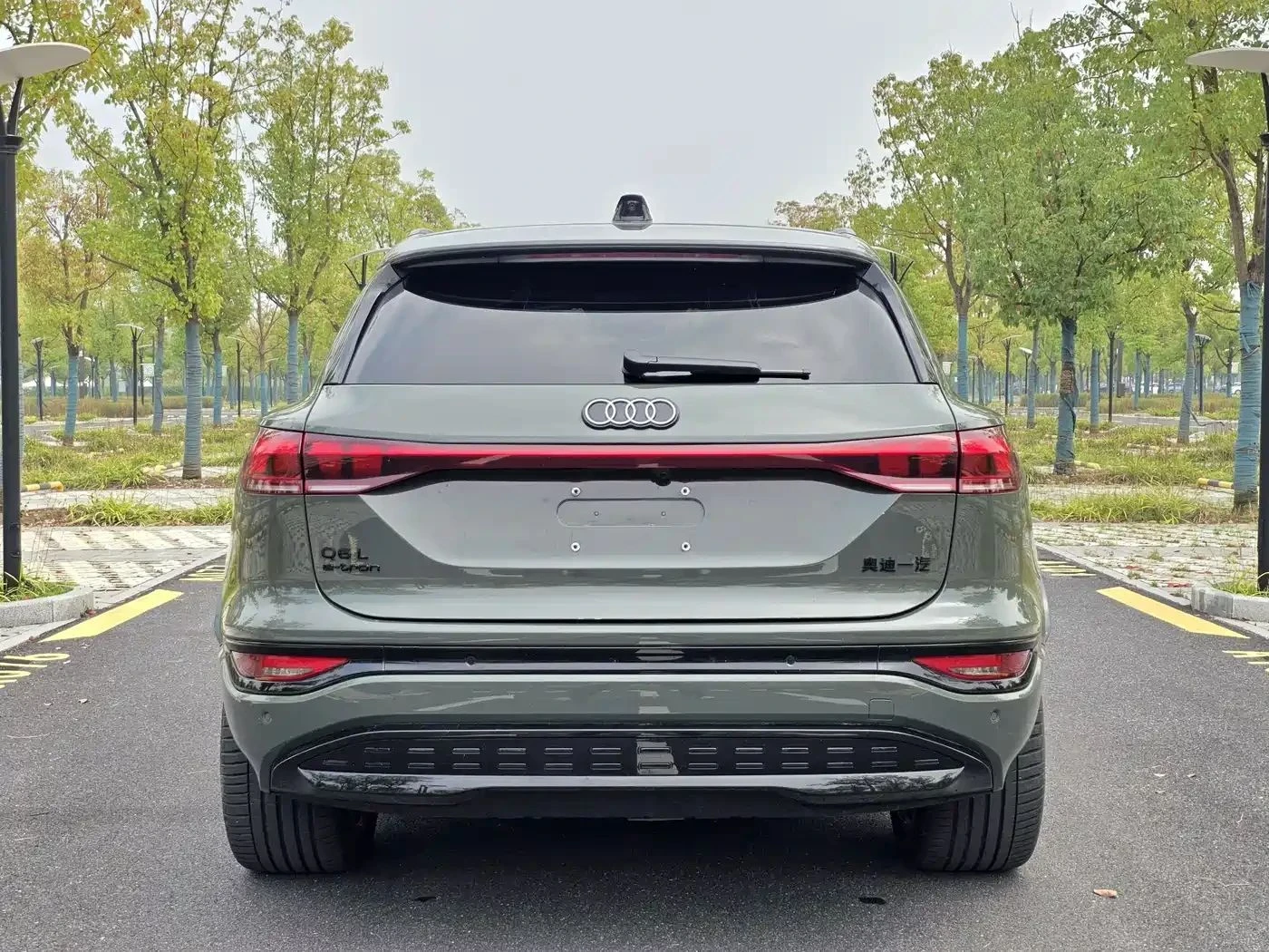 Audi E-Tron, снимка 5 - Автомобили и джипове - 56689618