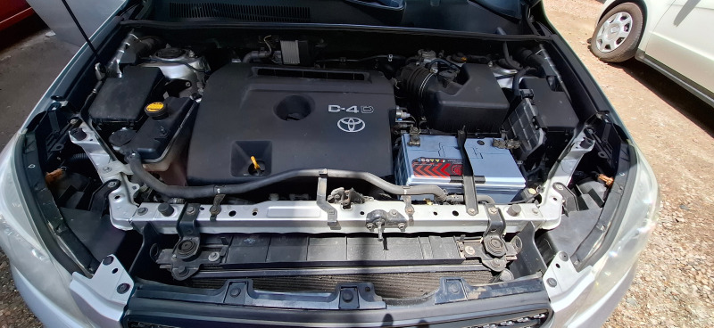 Toyota Rav4, снимка 17 - Автомобили и джипове - 46397889