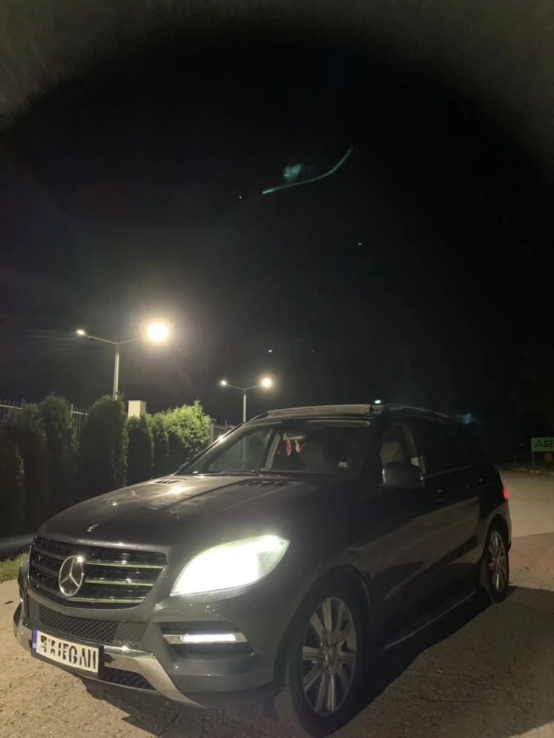 Mercedes-Benz ML 350 4x4, PANORAMA, OFFROAD PACKAGE, AIRMATIC, снимка 3 - Автомобили и джипове - 49227848