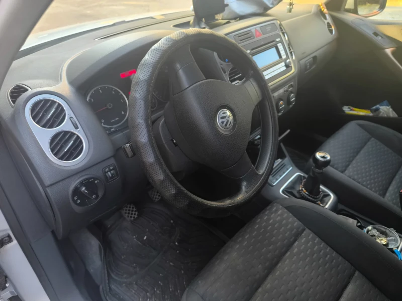VW Tiguan, снимка 5 - Автомобили и джипове - 51322403
