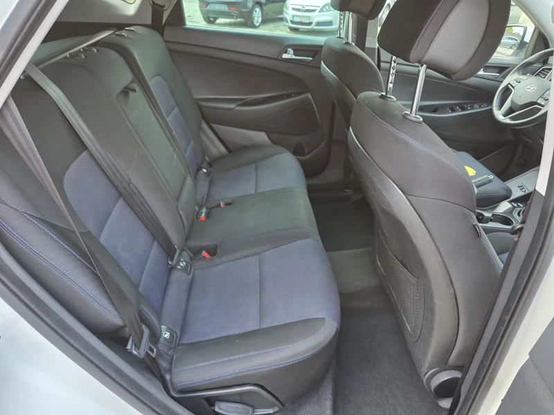 Hyundai Tucson 1.7CRDI, снимка 12 - Автомобили и джипове - 51199698