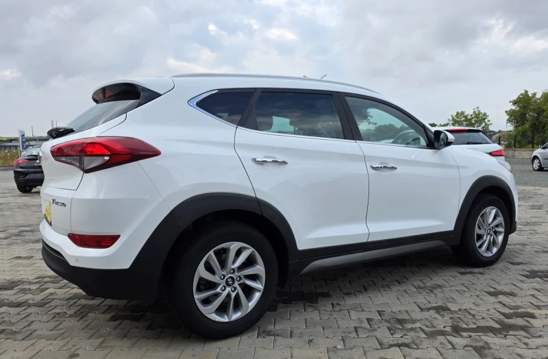 Hyundai Tucson 1.7CRDI, снимка 4 - Автомобили и джипове - 51199698