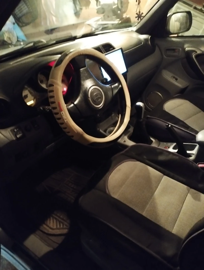 Toyota Rav4, снимка 7 - Автомобили и джипове - 52585188