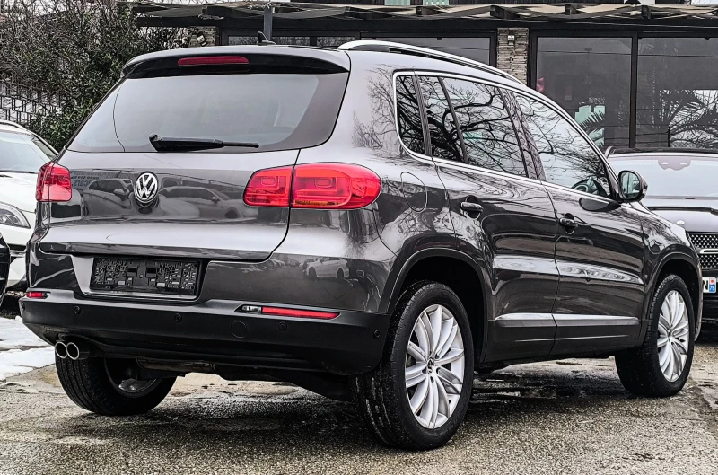 VW Tiguan 2.0TDI DSG 4-MOTION ГЕРМАНИЯ ВСИЧКИ ЕКСТРИ, снимка 6 - Автомобили и джипове - 53211945
