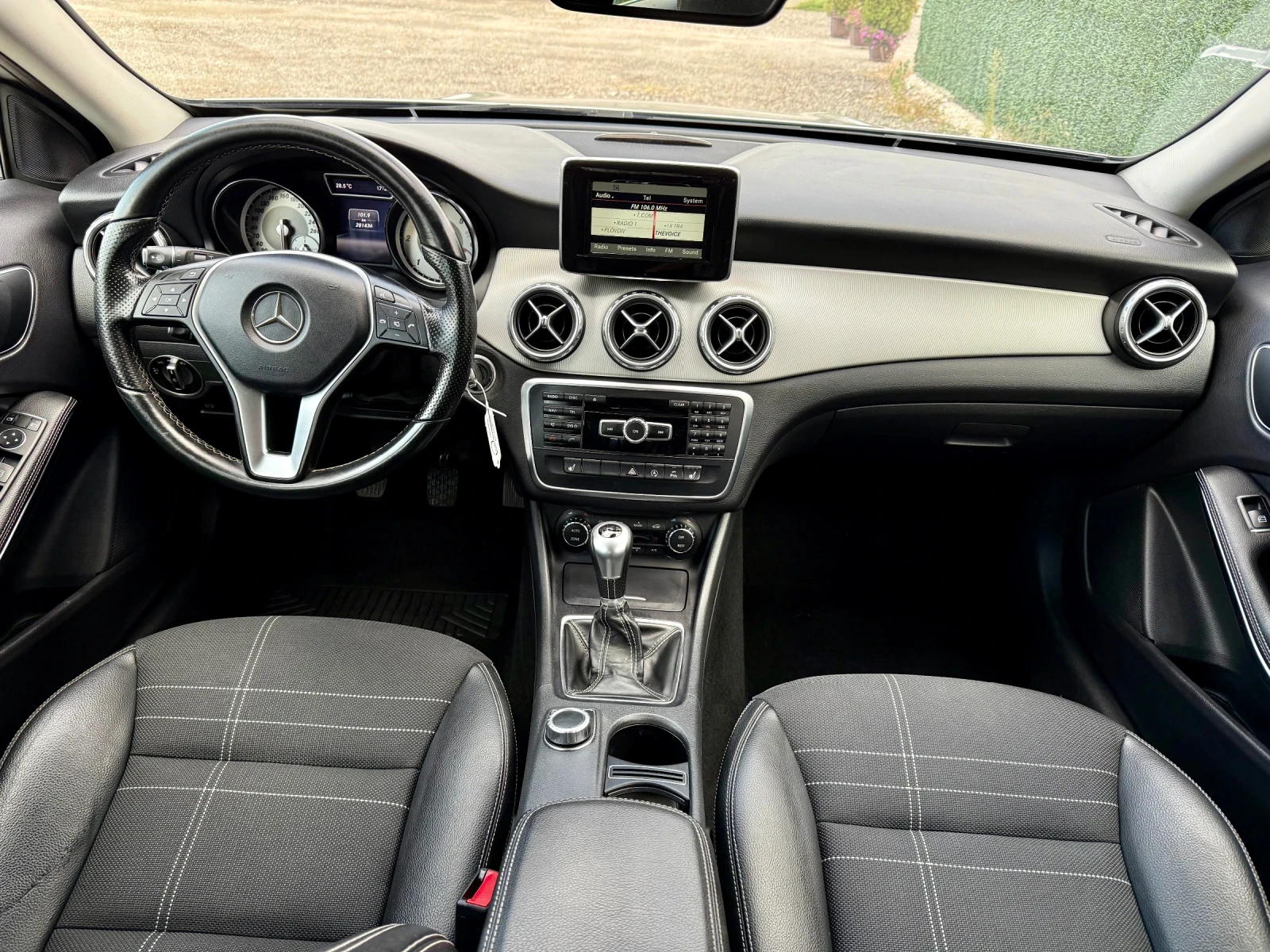 Mercedes-Benz GLA 180 SPORT* LED - изображение 10