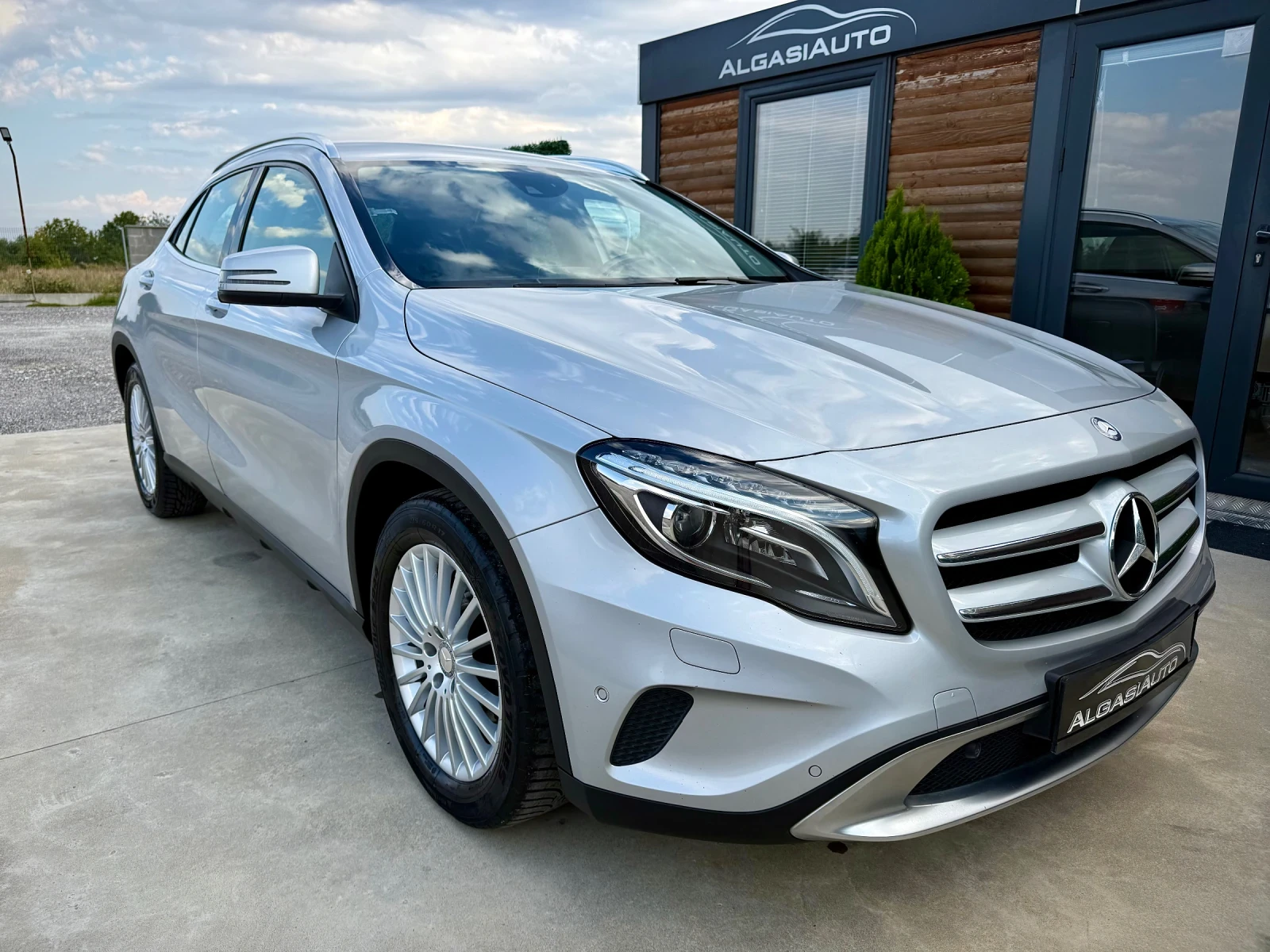 Mercedes-Benz GLA 180 SPORT* LED - изображение 6