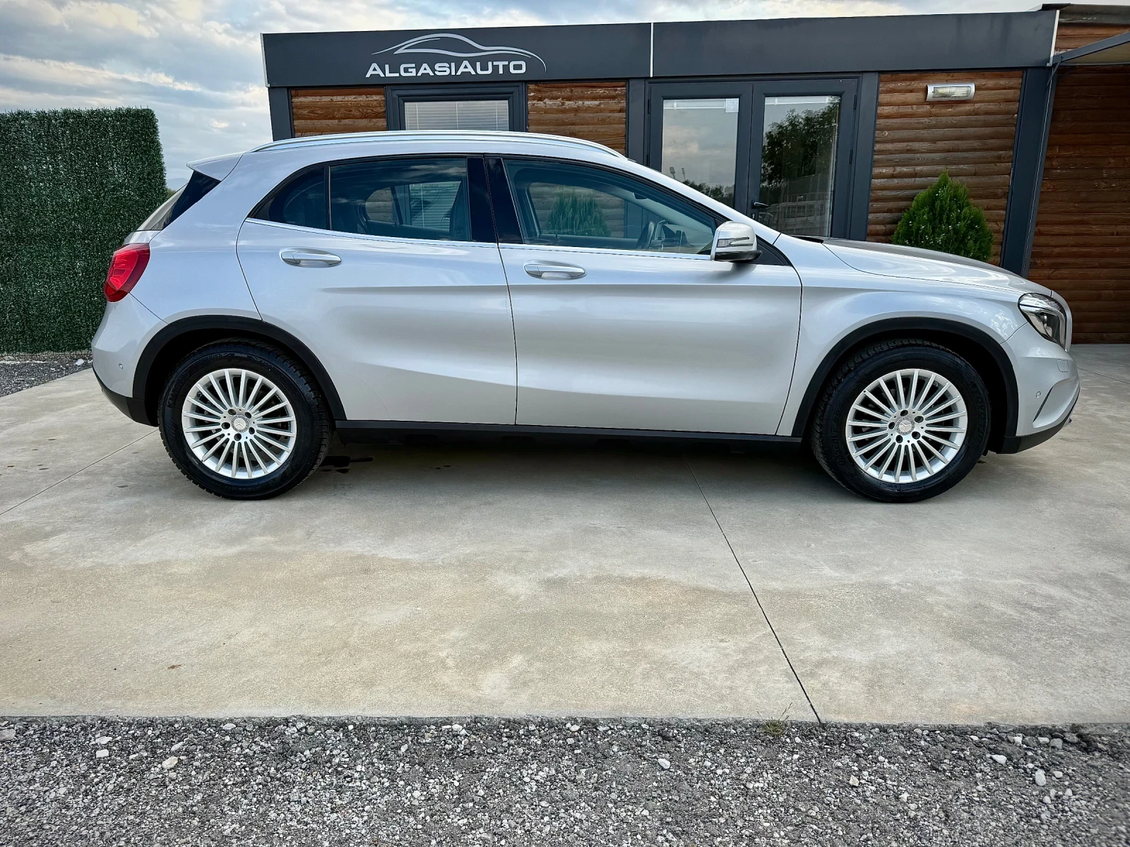 Mercedes-Benz GLA 180 SPORT* LED - изображение 5