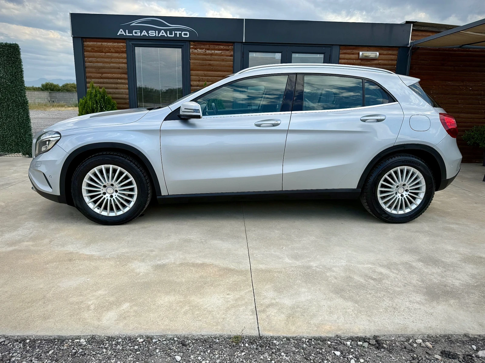 Mercedes-Benz GLA 180 SPORT* LED - изображение 2
