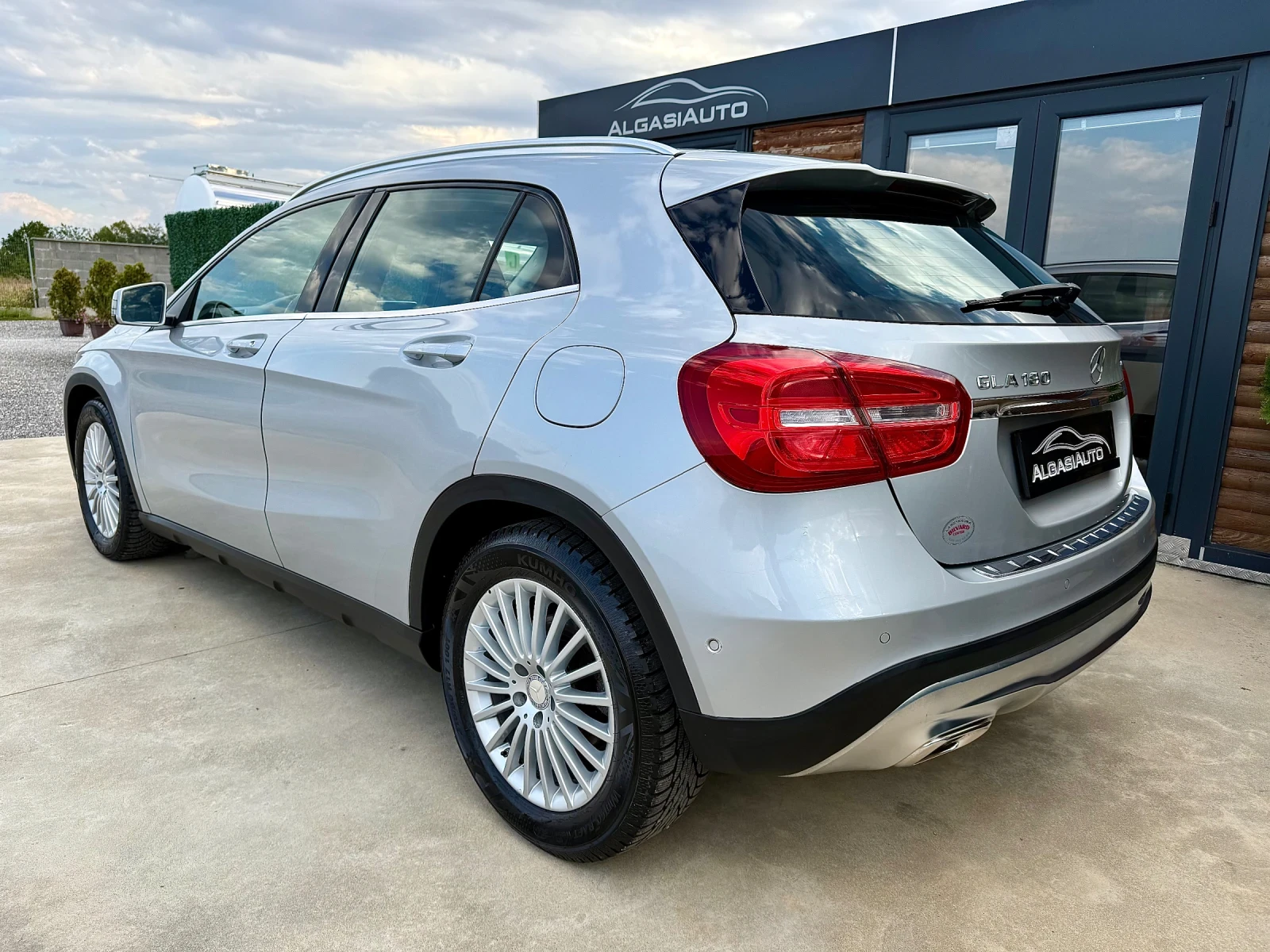 Mercedes-Benz GLA 180 SPORT* LED - изображение 3