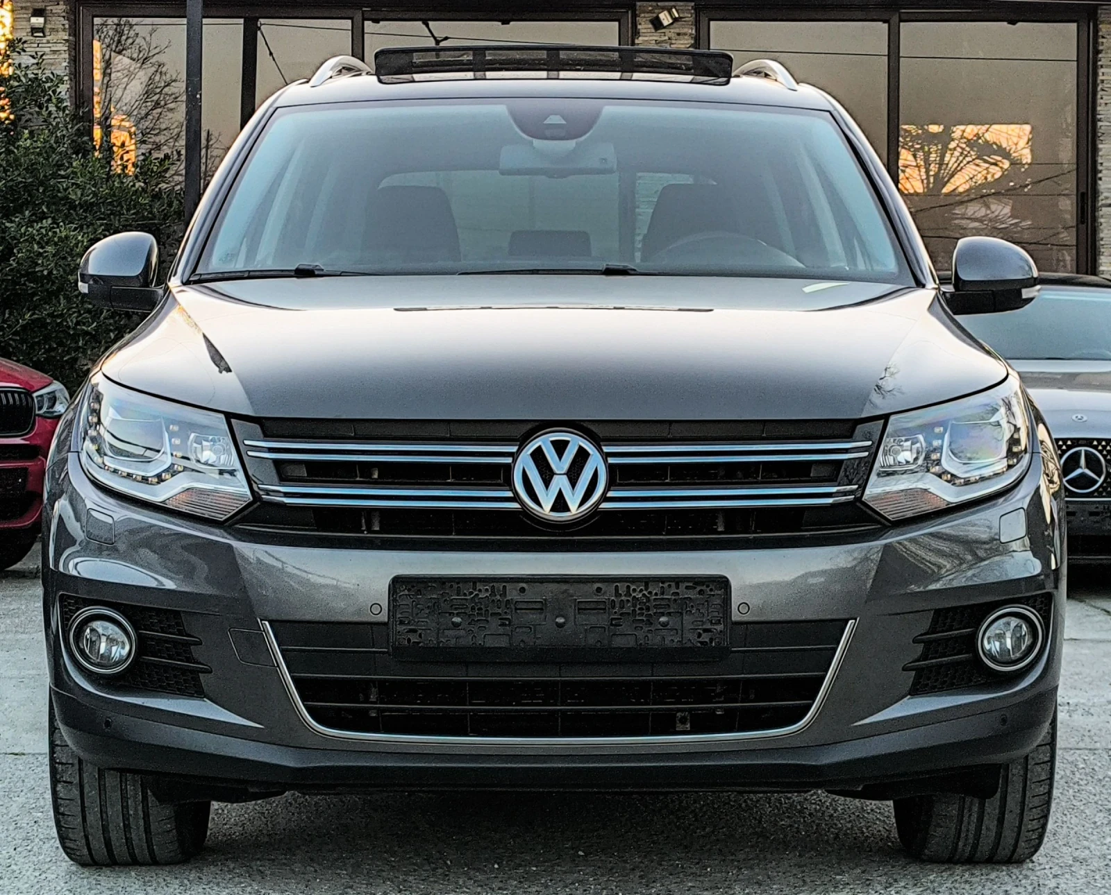 VW Tiguan 2.0TDI DSG 4-MOTION ГЕРМАНИЯ LED КАМЕРА КЕЙЛЕС, снимка 2 - Автомобили и джипове - 53211945