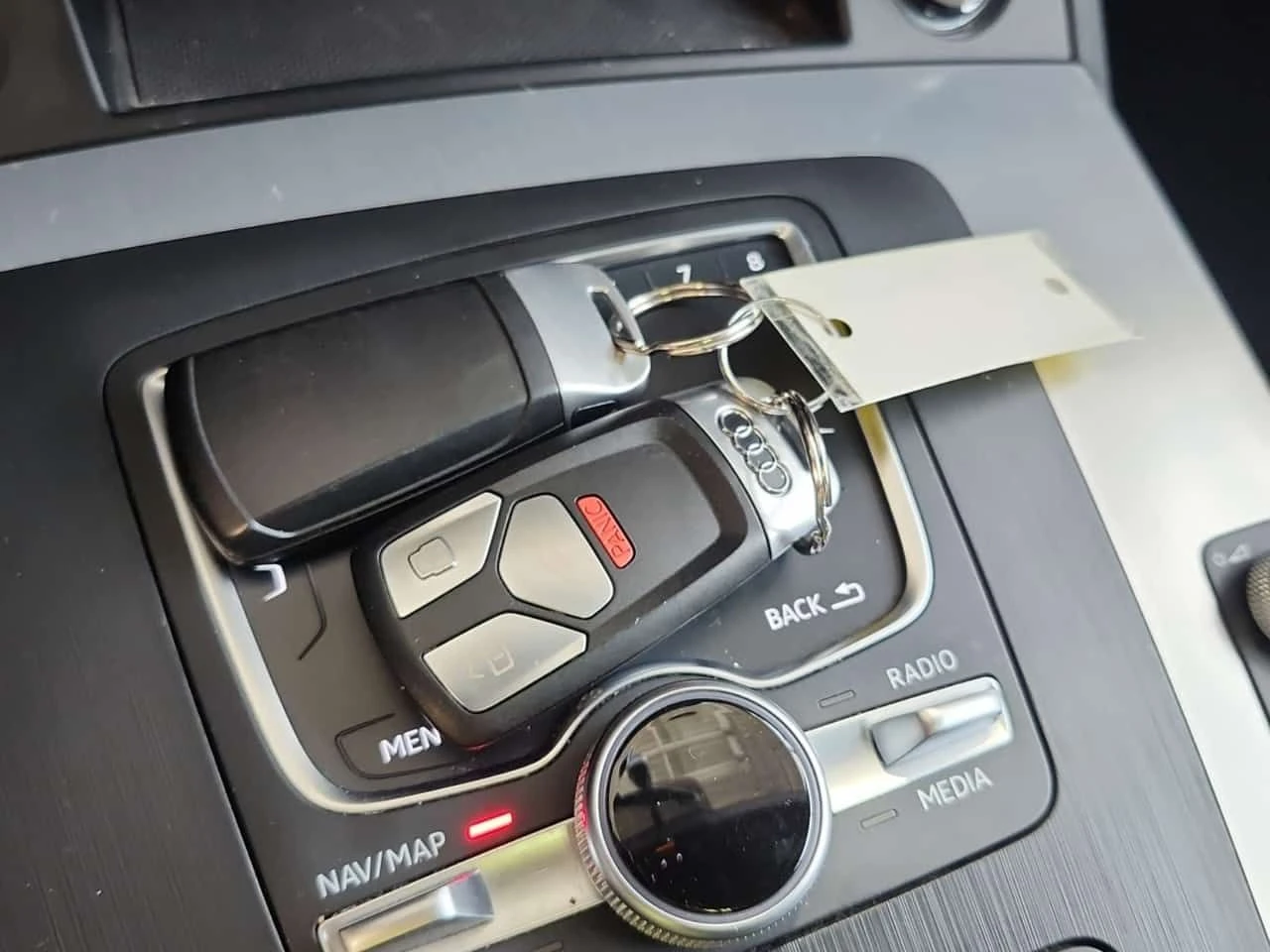 Audi Q5 * PROGRESSIV * CARFAX * ПАНОРАМА * 2 КЛЮЧА * , снимка 7 - Автомобили и джипове - 54291143