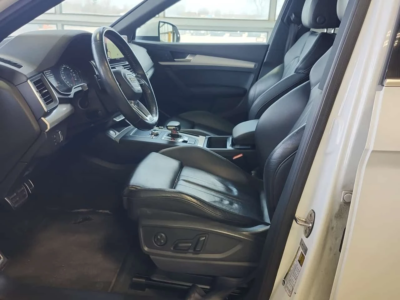 Audi Q5 * PROGRESSIV * CARFAX * ПАНОРАМА * 2 КЛЮЧА * , снимка 8 - Автомобили и джипове - 54291143