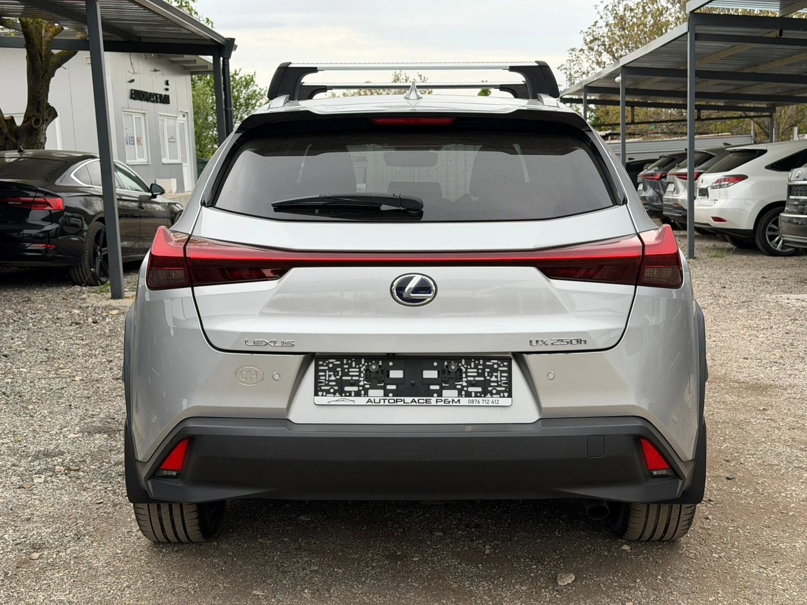 Lexus UX 250h Luxury/4x4/360Camera/HUD/ML Sound/В гаранция , снимка 5 - Автомобили и джипове - 54345826