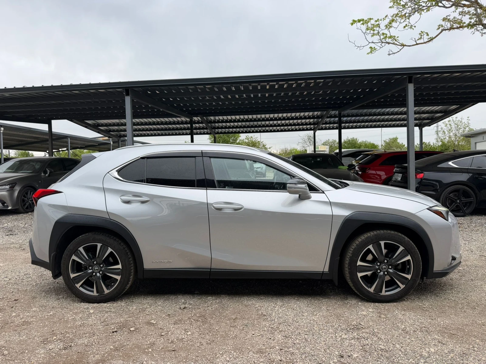 Lexus UX 250h Luxury/4x4/360Camera/HUD/ML Sound/В гаранция , снимка 3 - Автомобили и джипове - 54345826