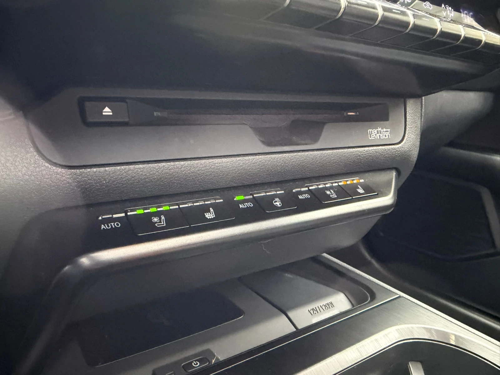 Lexus UX 250h Luxury/4x4/360Camera/HUD/ML Sound/В гаранция , снимка 13 - Автомобили и джипове - 54345826
