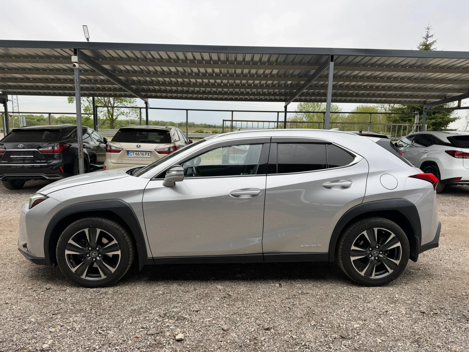 Lexus UX 250h Luxury/4x4/360Camera/HUD/ML Sound/В гаранция , снимка 7 - Автомобили и джипове - 54345826