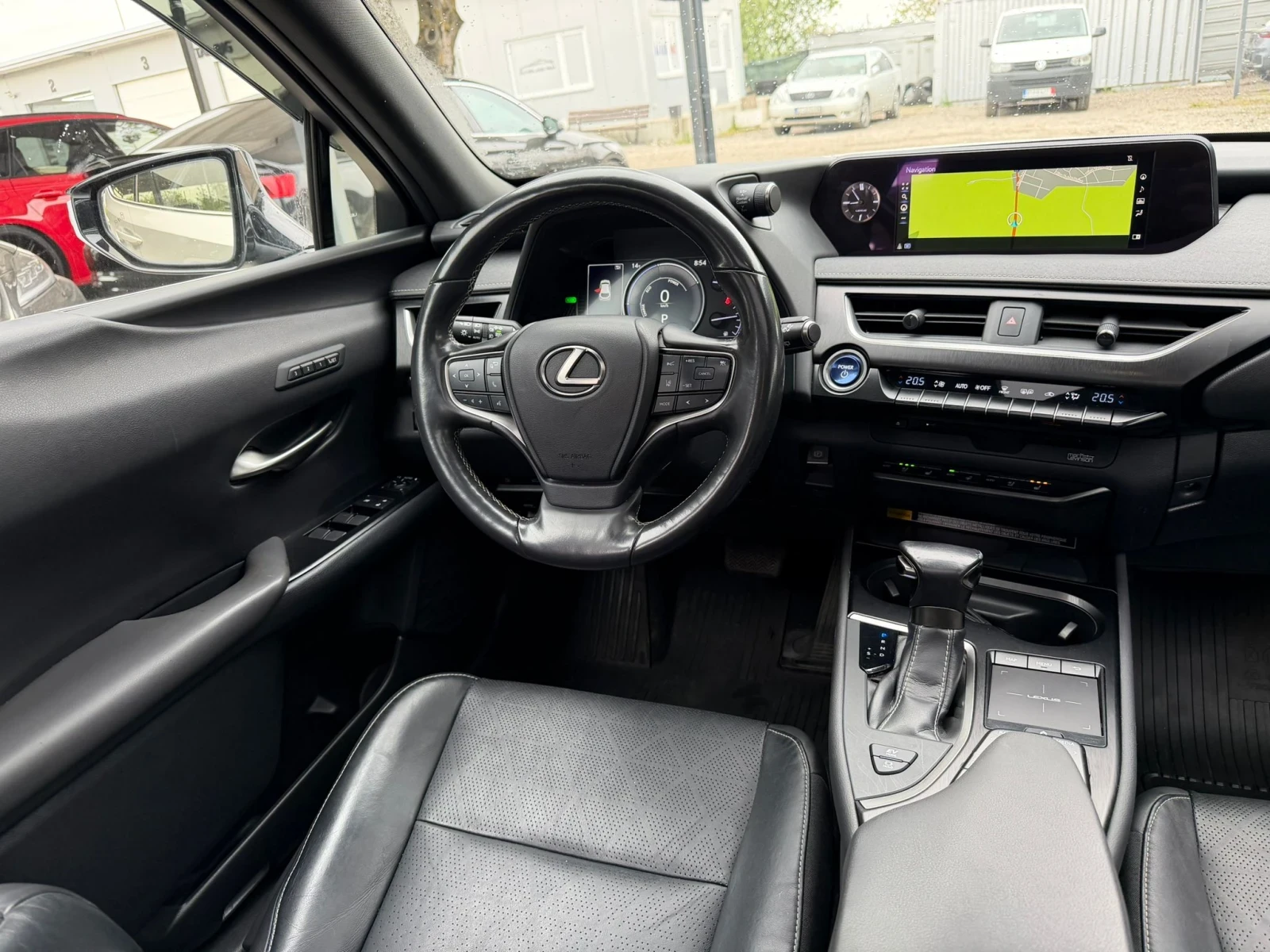Lexus UX 250h Luxury/4x4/360Camera/HUD/ML Sound/В гаранция , снимка 9 - Автомобили и джипове - 54345826