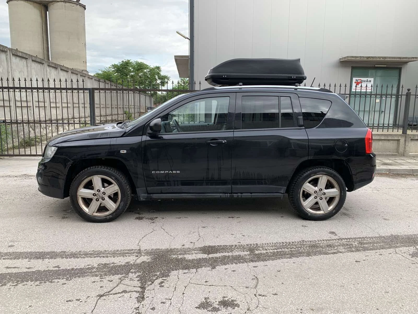 Jeep Compass 2.2 crdi 4x4, снимка 3 - Автомобили и джипове - 54931573