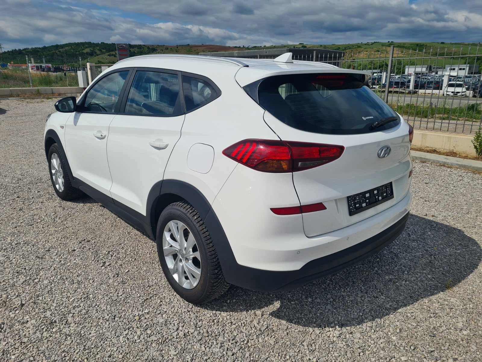 Hyundai Tucson 1.6 CRDI Exellence - 116к.с. EURO 6D, снимка 9 - Автомобили и джипове - 56087343