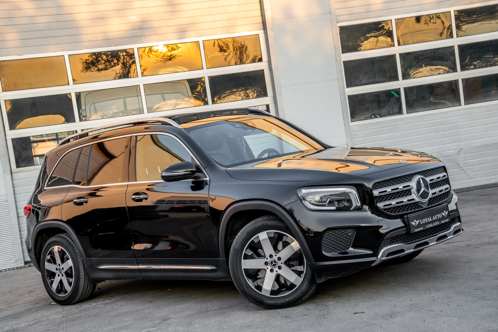 Mercedes-Benz GLB 200 BURMESTER PANO , снимка 3 - Автомобили и джипове - 56192782