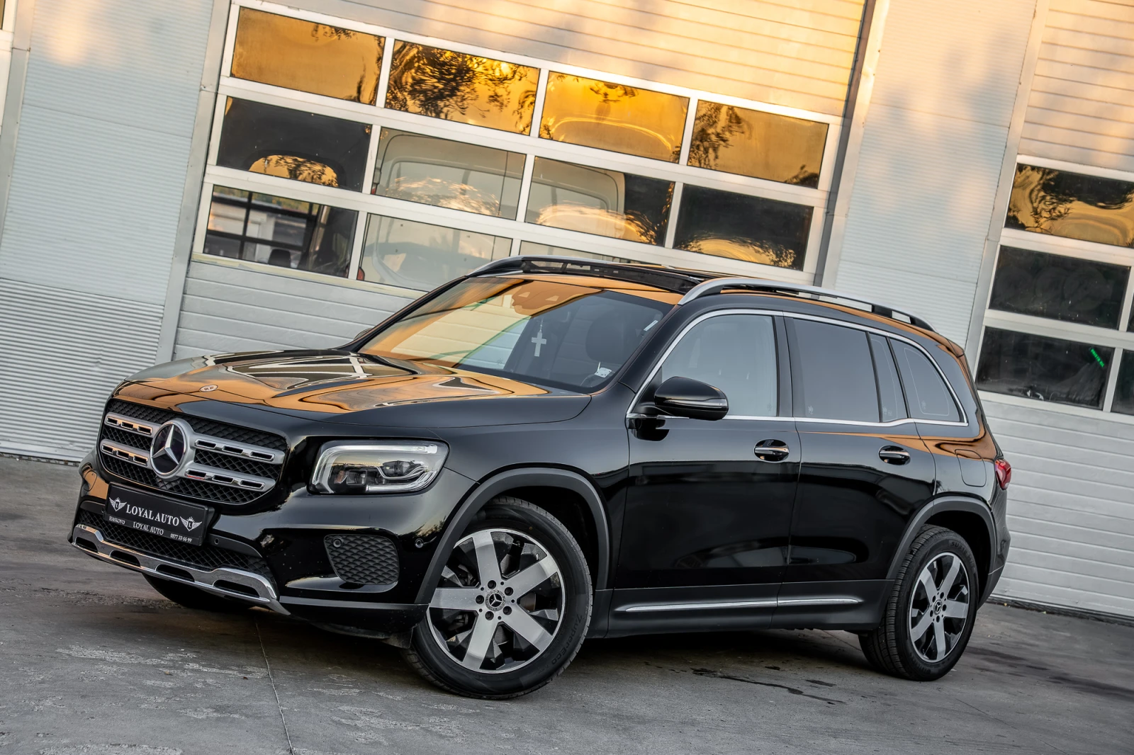 Mercedes-Benz GLB 200 BURMESTER PANO 