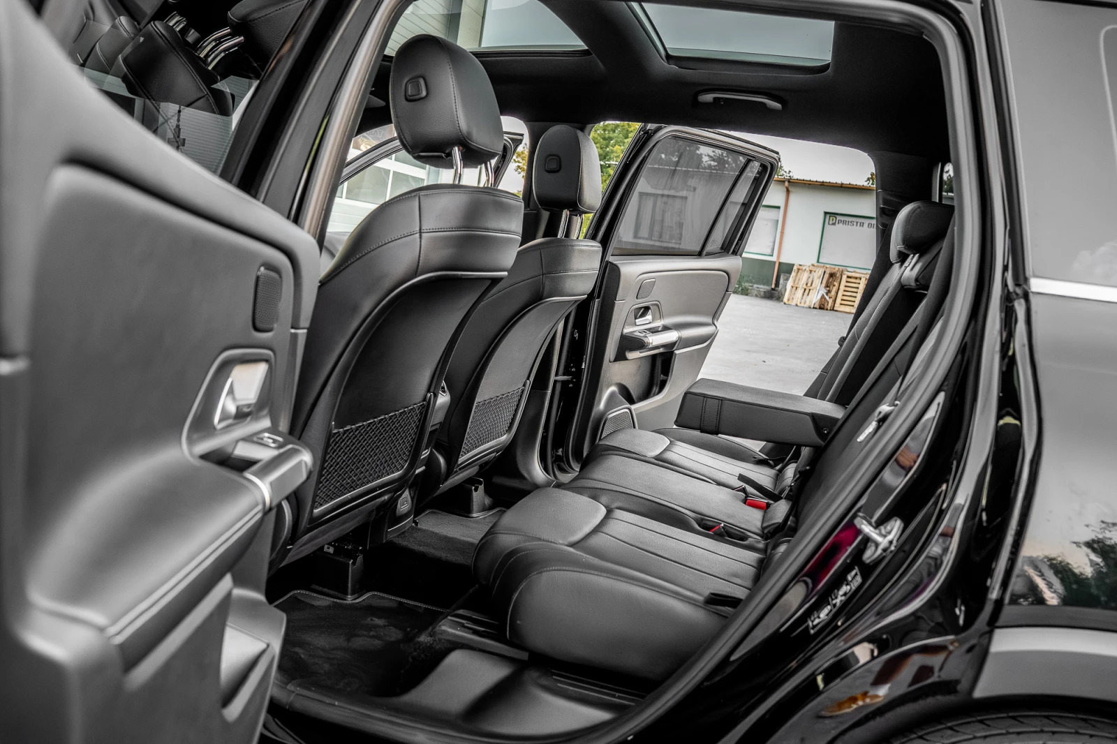 Mercedes-Benz GLB 200 BURMESTER PANO , снимка 11 - Автомобили и джипове - 56192782