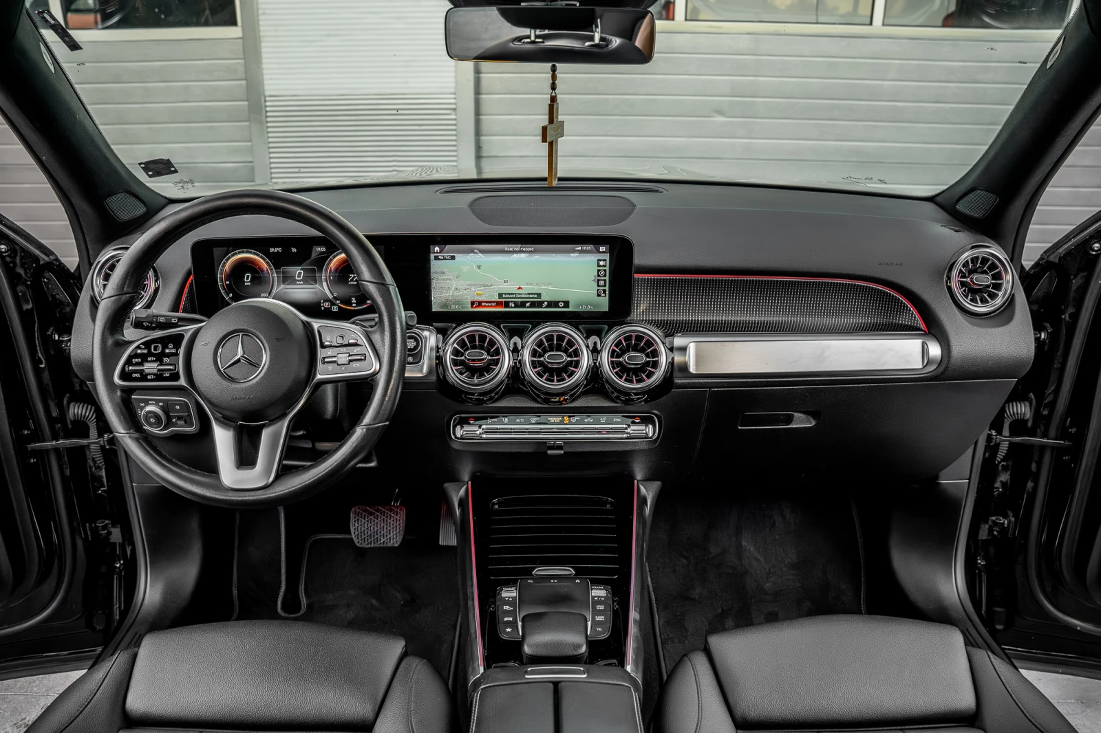 Mercedes-Benz GLB 200 BURMESTER PANO , снимка 9 - Автомобили и джипове - 56192782