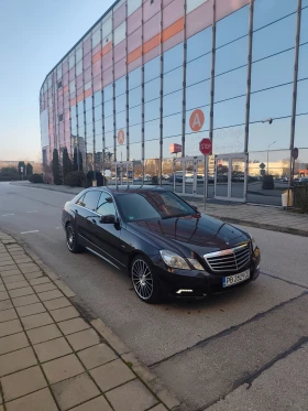 Mercedes-Benz E 220 Авангард, Топ състояние! , снимка 1