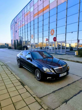 Mercedes-Benz E 220 Авангард, ксенон, кожа, автомат, Топ състояние!  - 8800 € / 17211.30 лв. - 16817460 1
