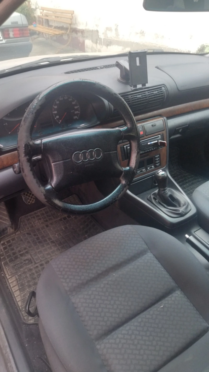 Audi A4 1.9 TdI, снимка 6 - Автомобили и джипове - 48611674