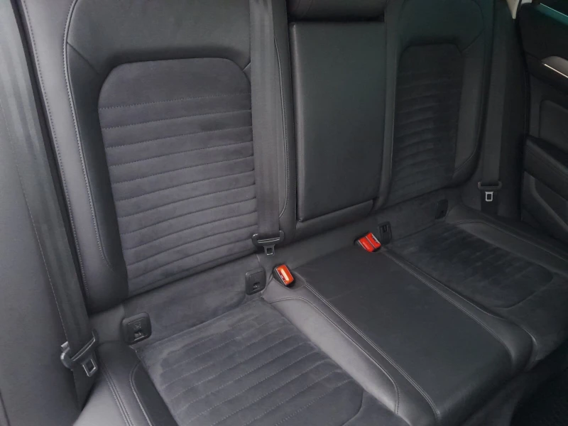 VW Passat 2.0TDI/HIGHLINE/AUTOMATIC/ДИГИТАЛЕН КИЛОМЕТРАЖ, снимка 9 - Автомобили и джипове - 49654003