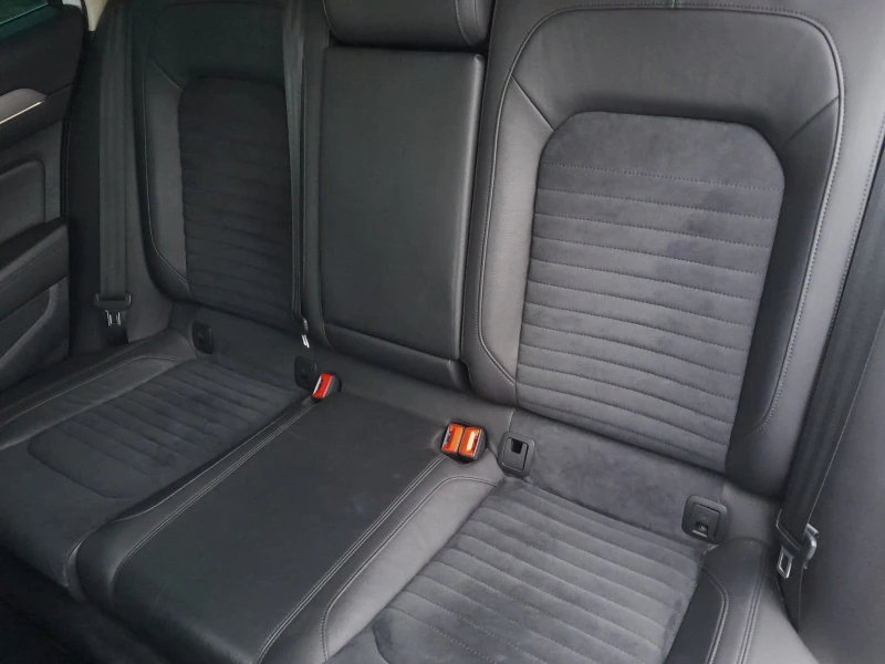 VW Passat 2.0TDI/HIGHLINE/AUTOMATIC/ДИГИТАЛЕН КИЛОМЕТРАЖ, снимка 10 - Автомобили и джипове - 49654003