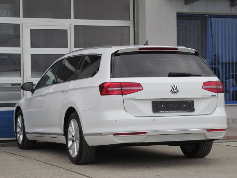 VW Passat 2.0TDI/HIGHLINE/AUTOMATIC/ДИГИТАЛЕН КИЛОМЕТРАЖ, снимка 4 - Автомобили и джипове - 49654003