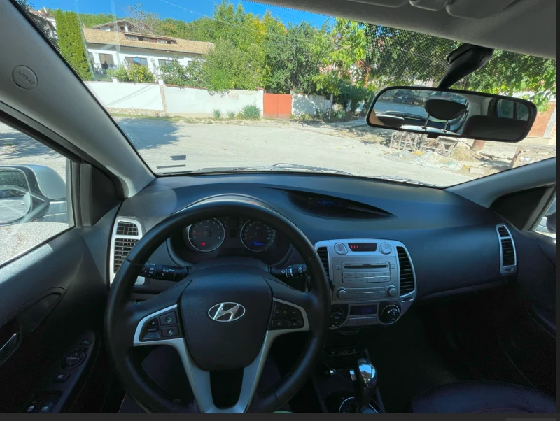 Hyundai I20, снимка 10 - Автомобили и джипове - 51723339