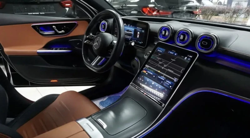 Mercedes-Benz C 300 2xAMG, DISTRONIC, HUD, MBUX, Multibeam Led, Full , снимка 4 - Автомобили и джипове - 52395359