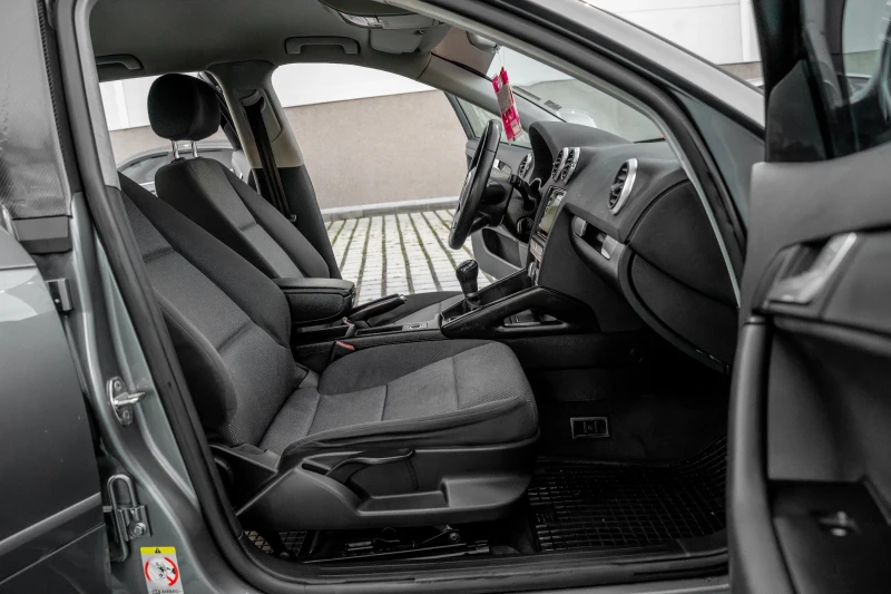 Audi A3 1.8TFSI, снимка 11 - Автомобили и джипове - 52830348