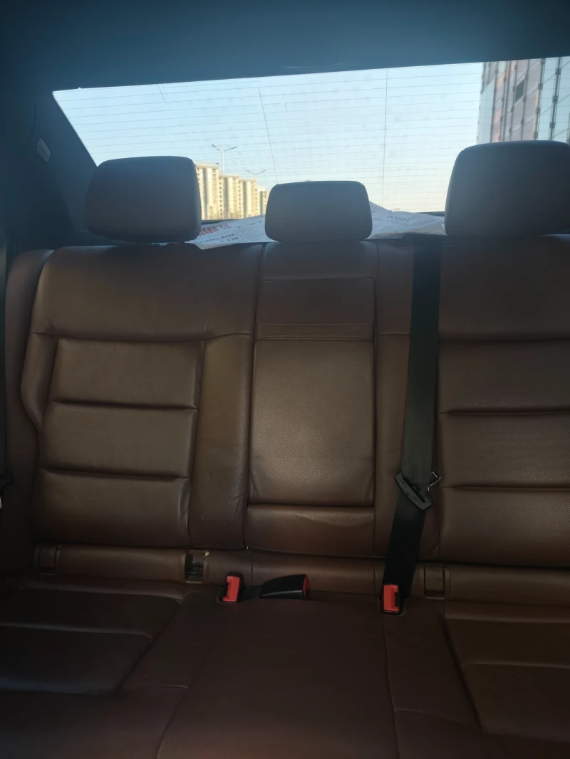 Mercedes-Benz E 220 Авангард, Топ състояние! , снимка 11 - Автомобили и джипове - 53143420