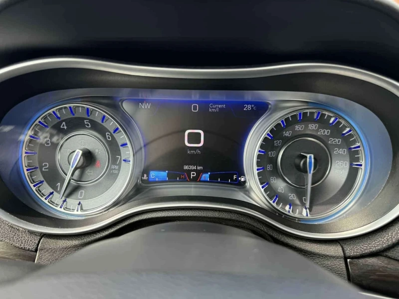 Chrysler 300c * Limited * CARFAX * ЦЕНА ДО БГ, снимка 12 - Автомобили и джипове - 53257764