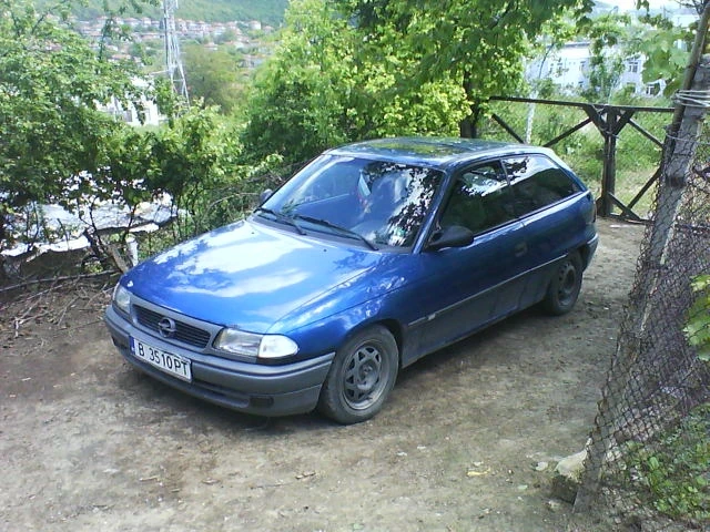 Opel Astra 1.6 , снимка 6 - Автомобили и джипове - 52593041