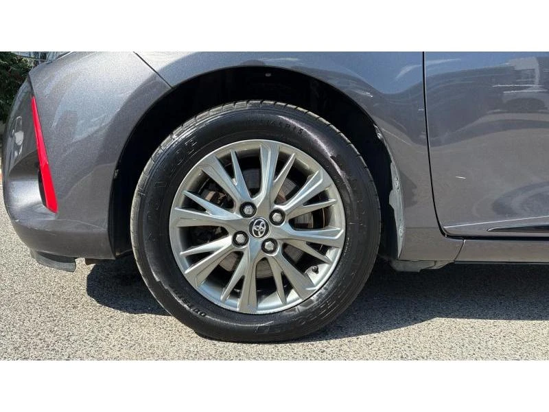 Toyota Yaris 1.5HSD ACTIVE, снимка 16 - Автомобили и джипове - 55842191