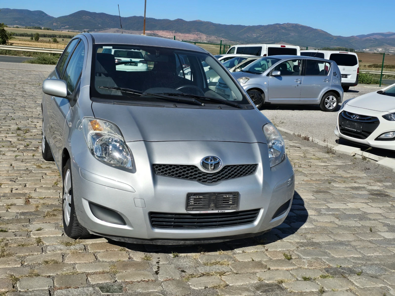 Toyota Yaris 1.33VVTi 101кс 6 скорости 82000 км. - изображение 2