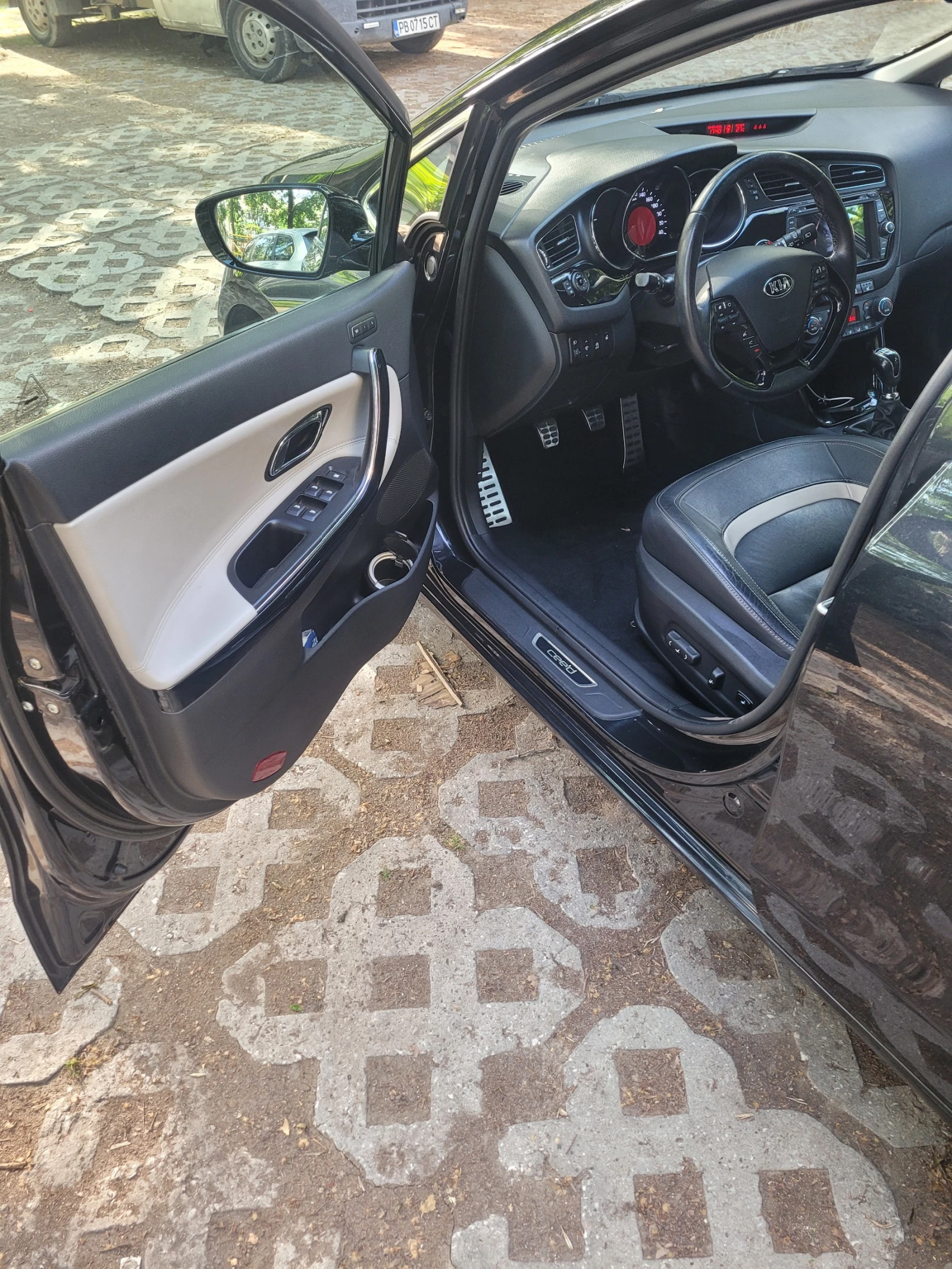 Kia Ceed SW 1.6 GDI   2014 г. | Пълен пакет екстри - изображение 9