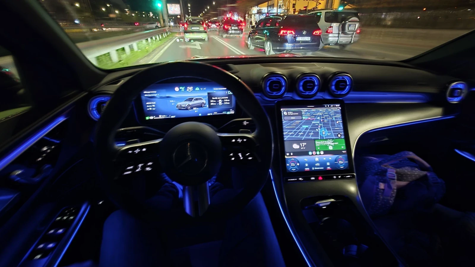 Mercedes-Benz C 300 2xAMG, DISTRONIC, HUD, MBUX, Multibeam Led, Full  - изображение 7