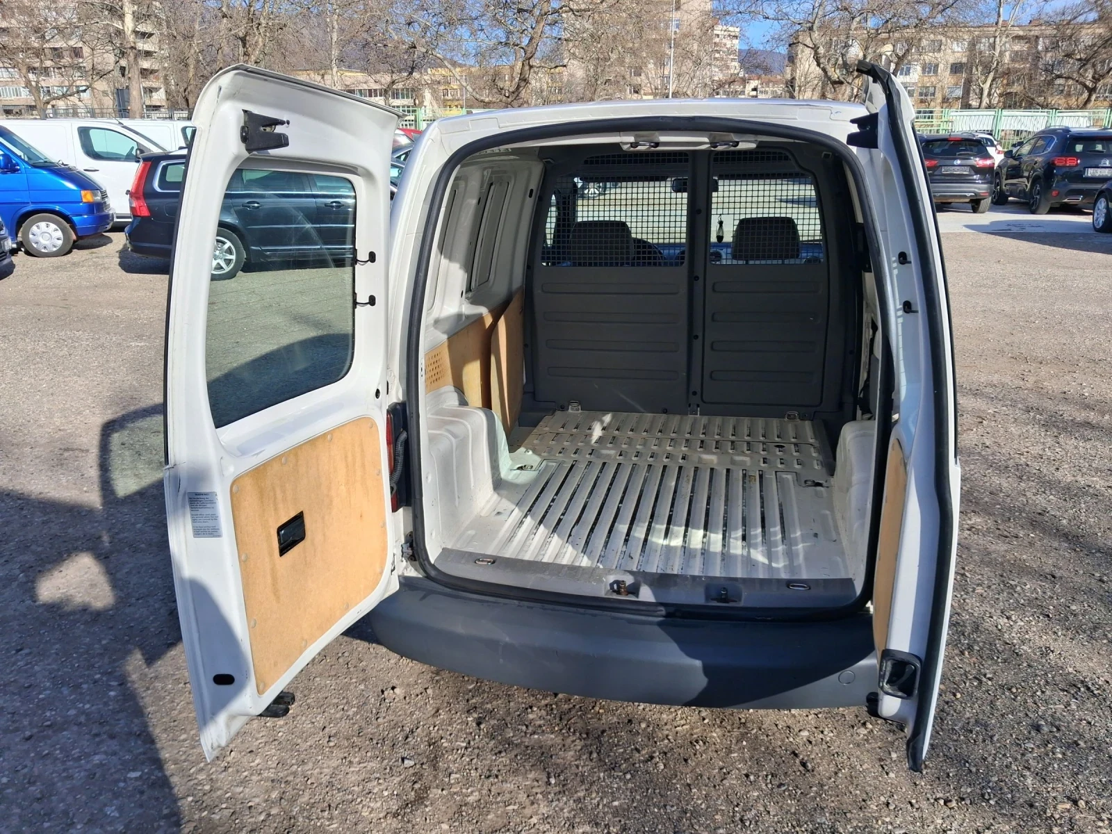 VW Caddy 2.0 SDI, 70 �.�. ���������.  | Mobile.bg � ����������� 8