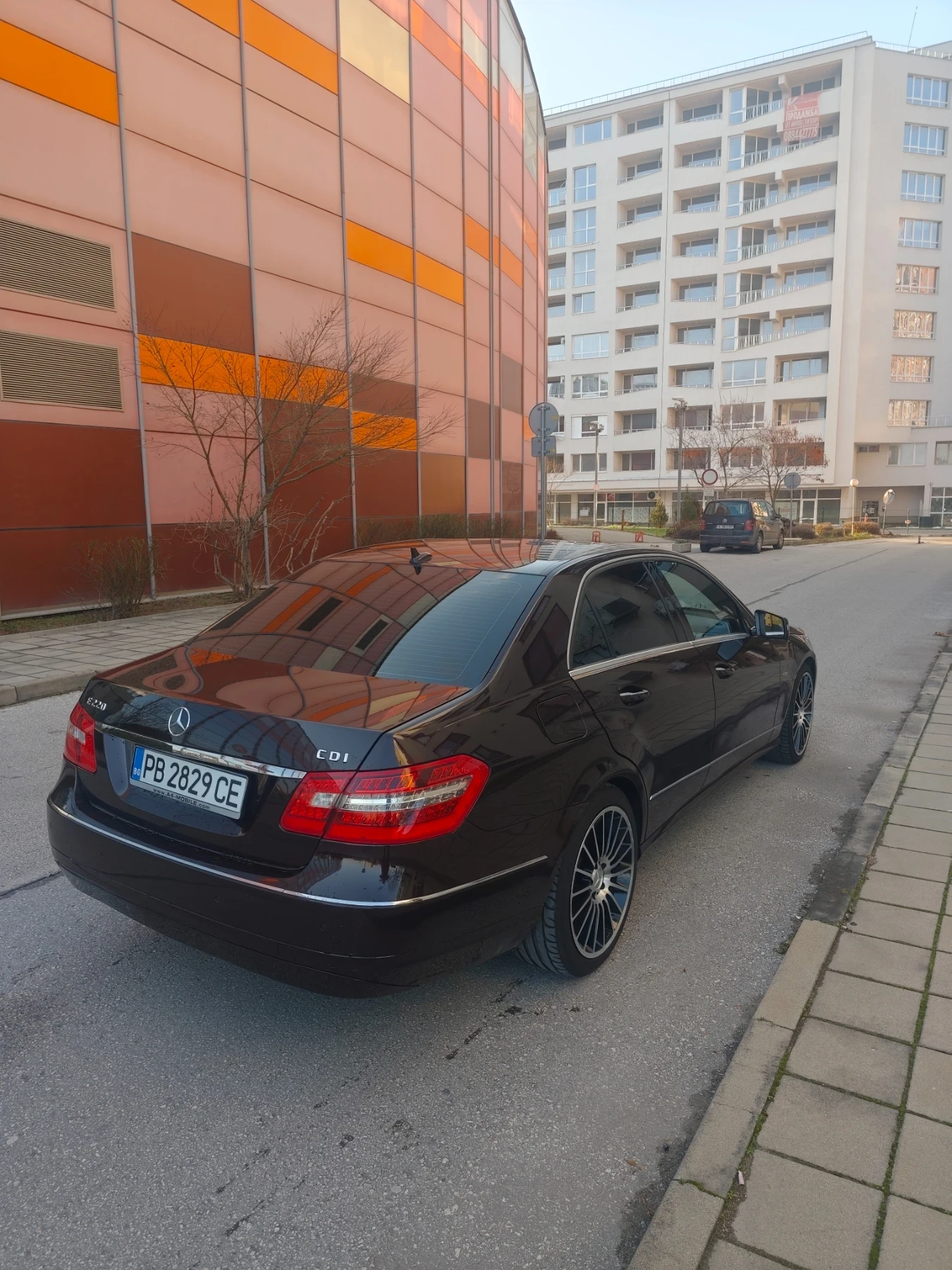 Mercedes-Benz E 220 Авангард, Топ състояние!  - изображение 6