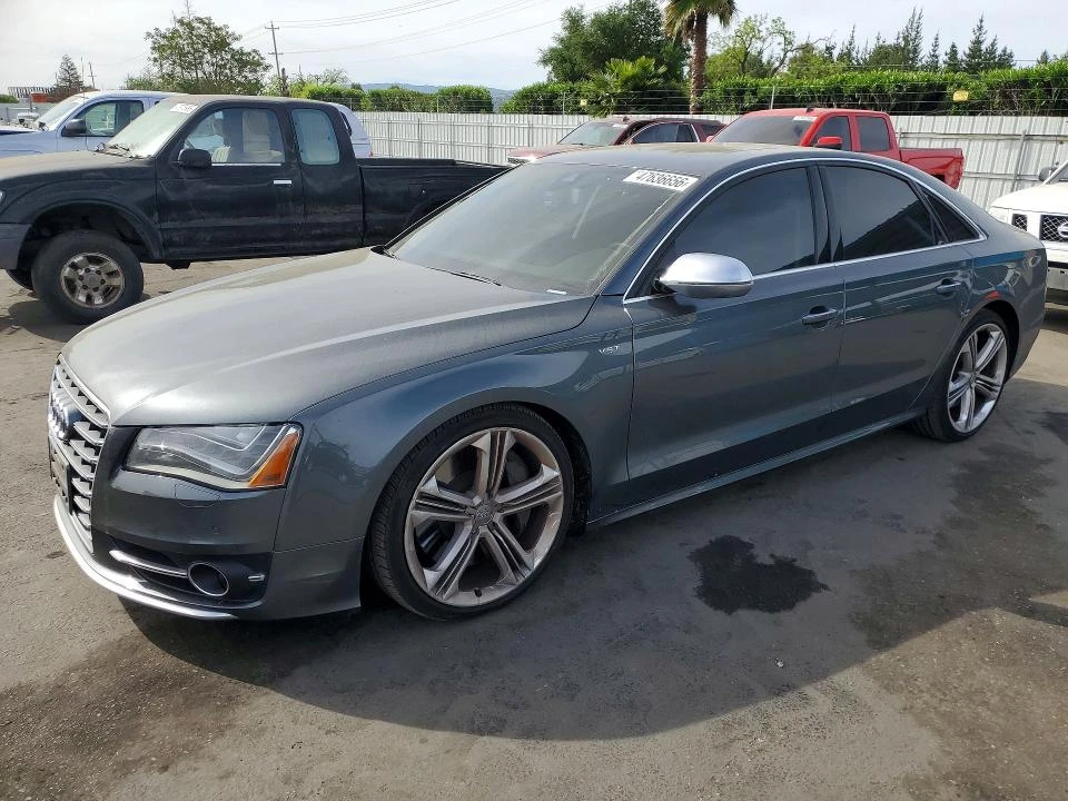 Audi S8 4.0 V8| BANG&OLUFSEN| DISTR| ОБДУХ| , снимка 2 - Автомобили и джипове - 54360217