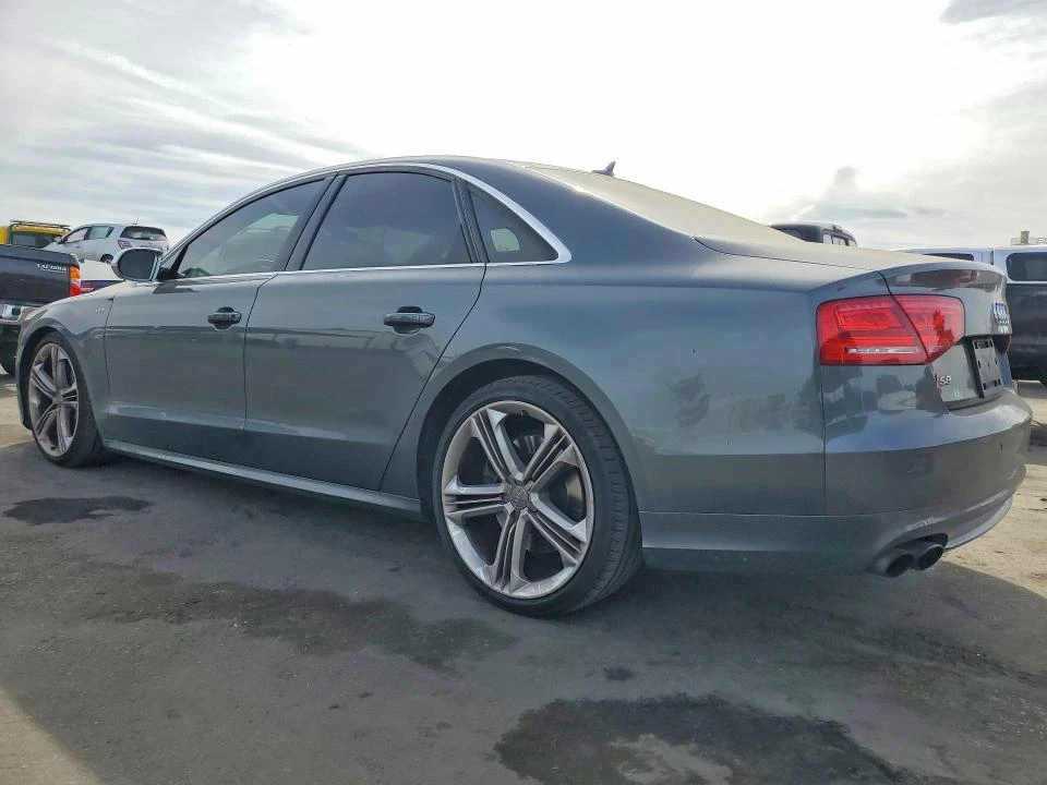 Audi S8 4.0 V8| BANG&OLUFSEN| DISTR| ОБДУХ| , снимка 4 - Автомобили и джипове - 54360217